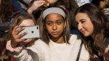 Tuo figlio vuole uno smartphone? Non prima di 13 anni: i rischi per la salute sono gravi