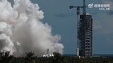 Nuovo test di accensione dei motori per il prototipo del razzo spaziale cinese Lunga Marcia 10 che porter&agrave; gli astronauti sulla Luna