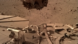 NASA InSight continua ad avere problemi ai pannelli solari: la missione potrebbe finire in estate